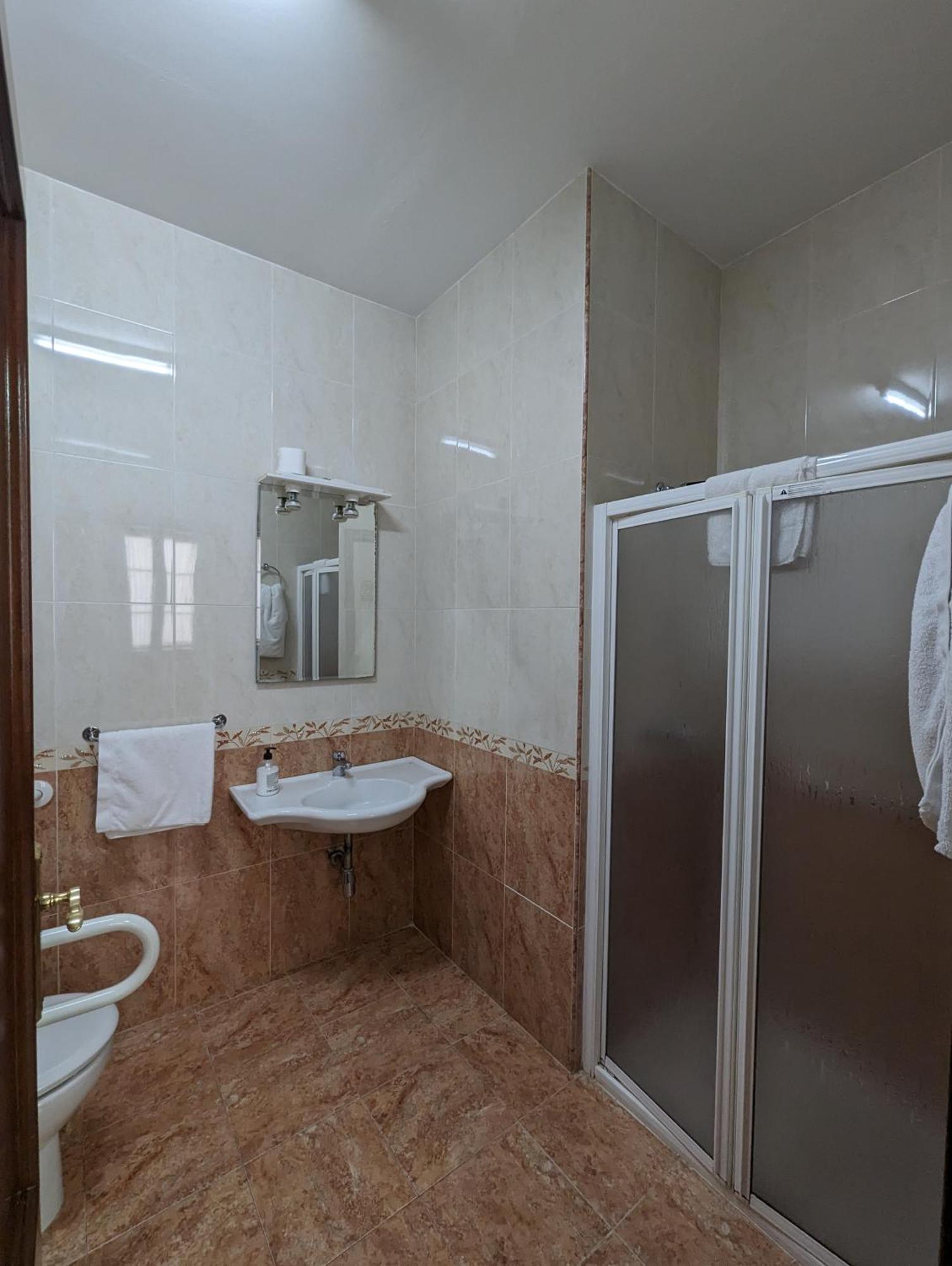 Pension Ciudad Navarro Ramos Гранада Экстерьер фото